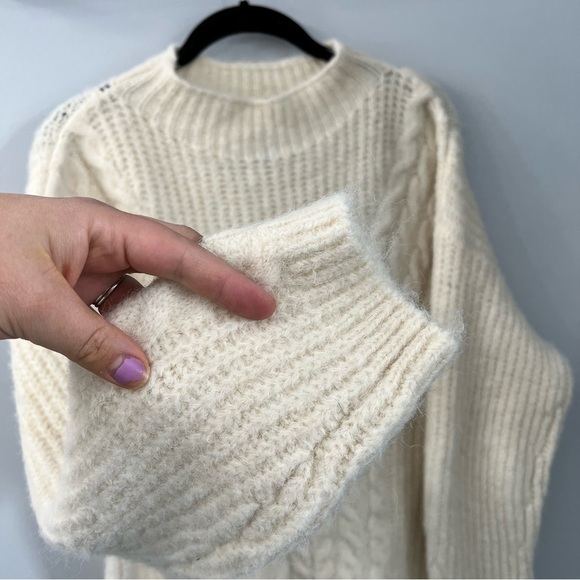Universal Threads Cream Cable Knit Mock Collar Sweater Extra Large Super Soft - Picture 7 of 11